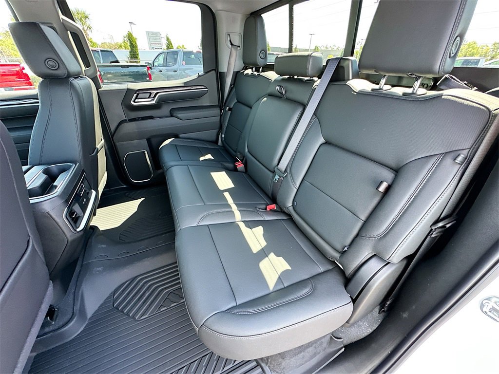 2025 Chevrolet Silverado 1500 LTZ photo 16