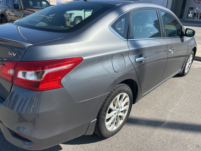 2019 Nissan Sentra SV photo 3