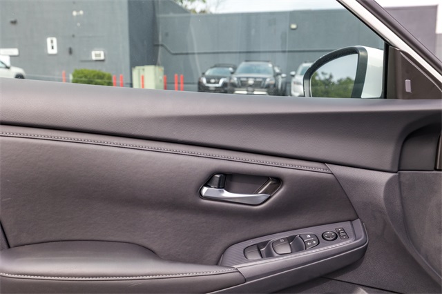 2025 Nissan Sentra SV photo 10