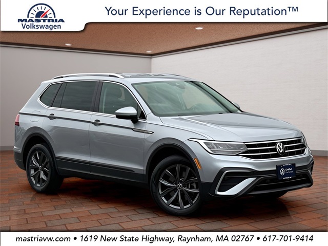 2022 Volkswagen Tiguan SE's photo