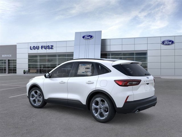 2026 Ford Escape ST-Line photo 4