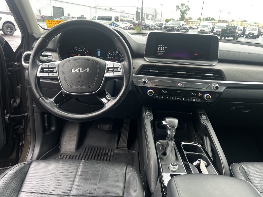 2022 Kia Telluride EX photo 2