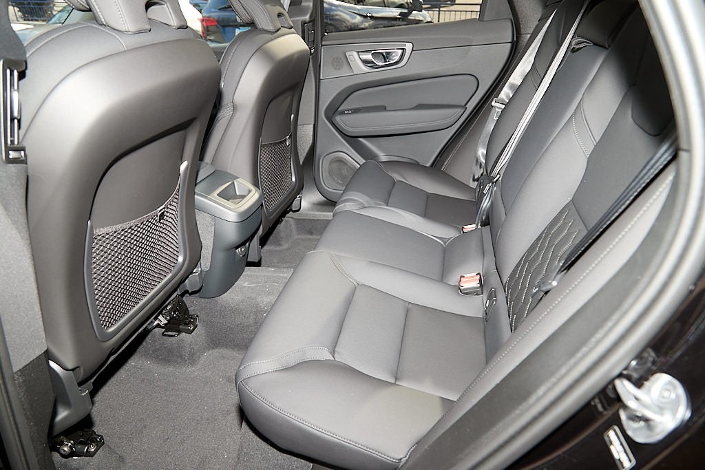 2026 VOLVO XC60 - Image 19