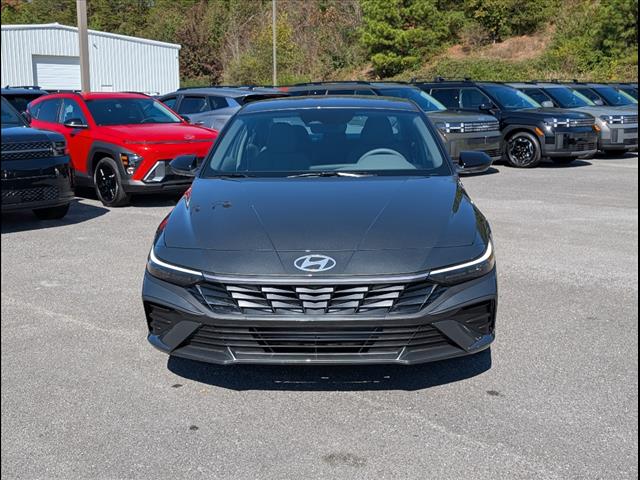 2026 Hyundai Elantra SEL Sport photo 3