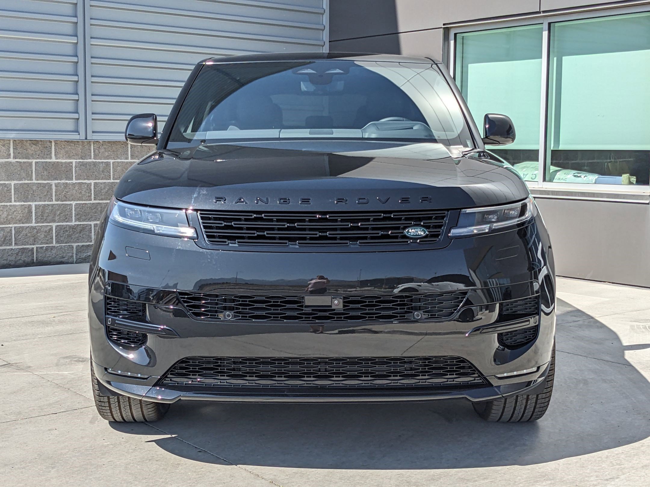 2025 Land Rover Range Rover Sport SE photo 2