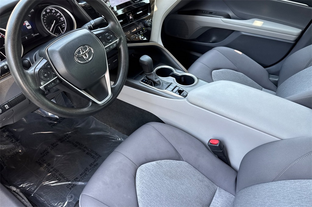 2023 Toyota Camry LE photo 4