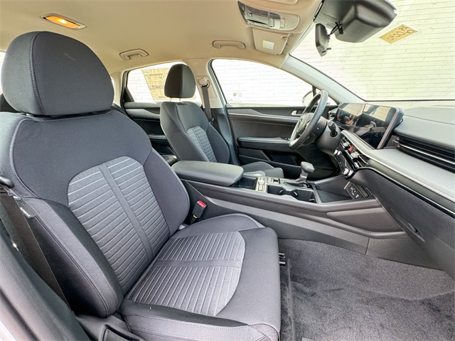 2025 Kia K5 LXS photo 18