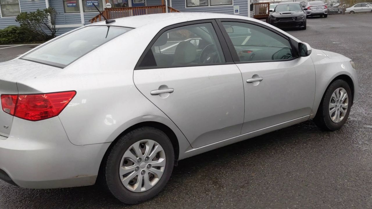 2011 Kia Forte EX photo 2