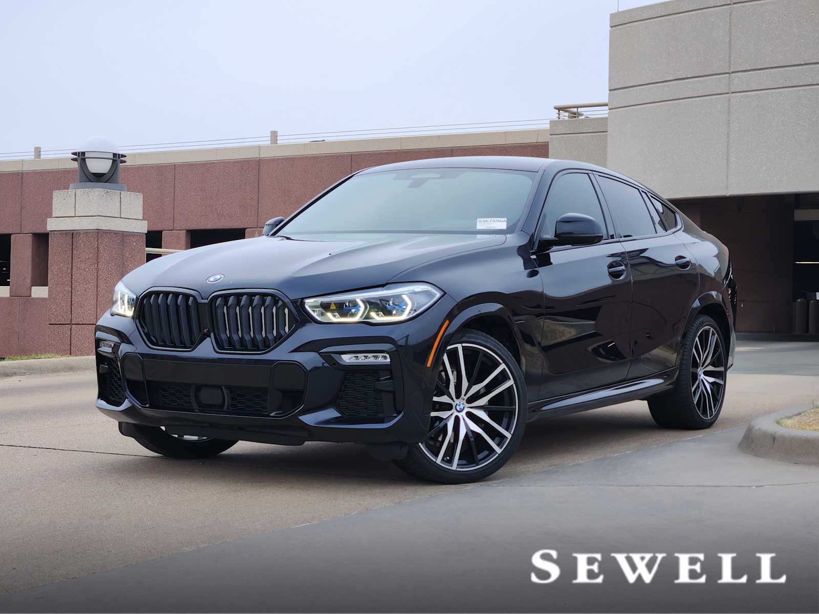 2021 BMW X6 40i's photo