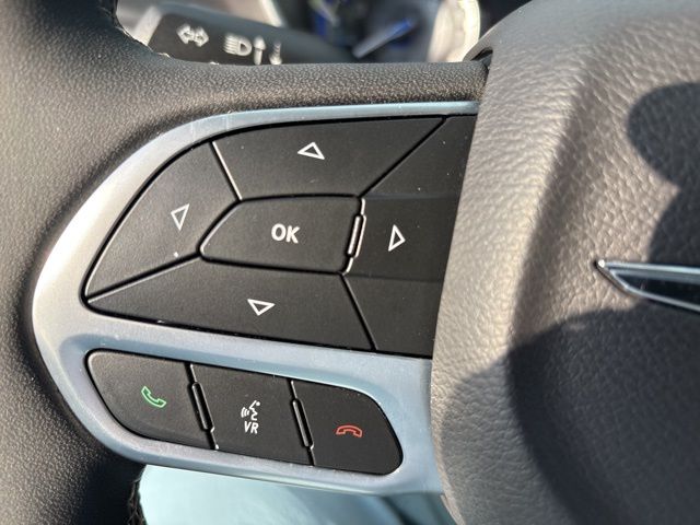 2024 Chrysler Pacifica Touring L photo 23