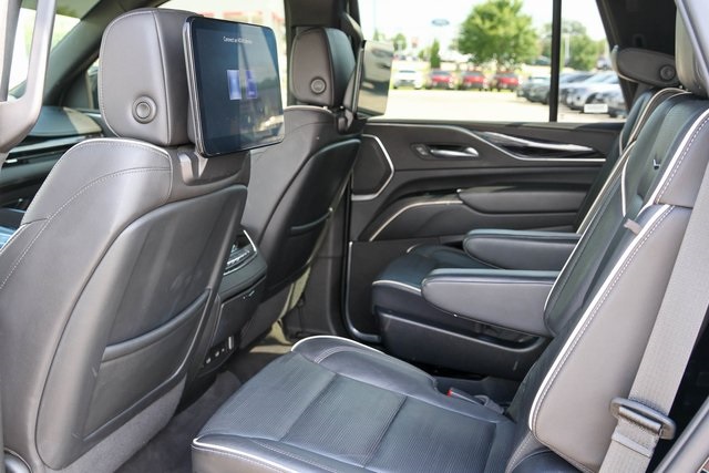 Used 2023 Black Cadillac Sport image 18