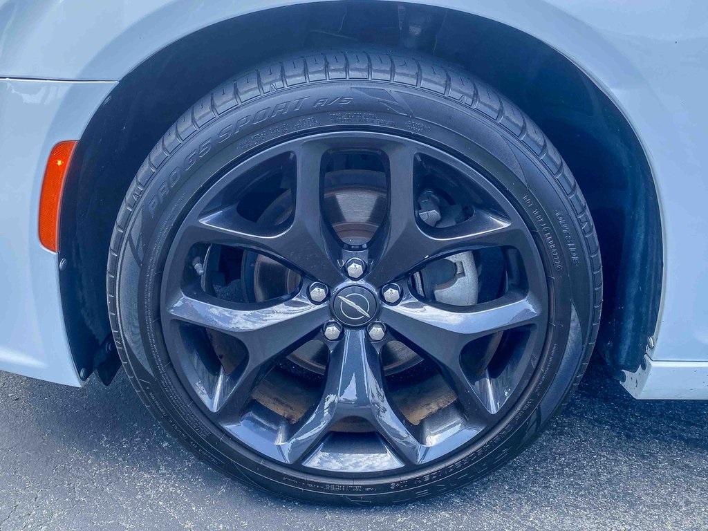 2021 Chrysler 300 Touring photo 8