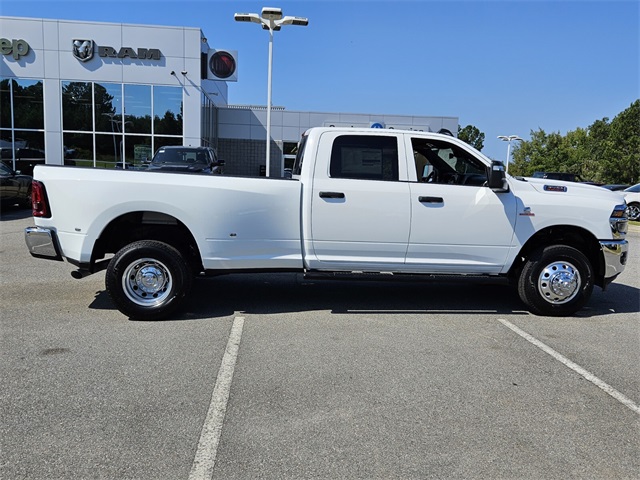 2026 Ram 3500 Tradesman photo 14