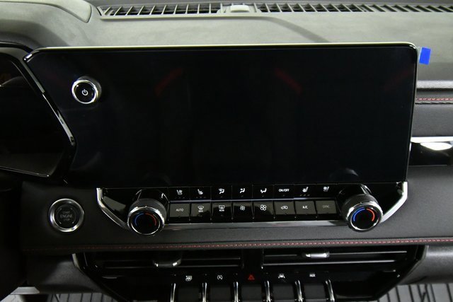 2025 Chevrolet Colorado Z71 photo 3