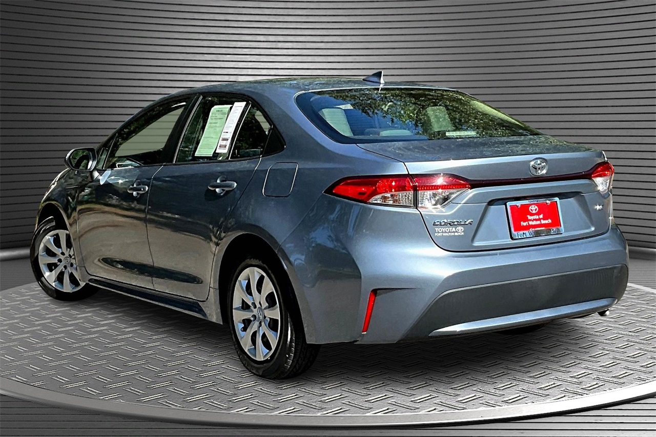 2021 Toyota Corolla LE photo 4