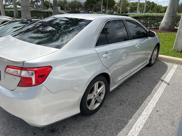 2014 Toyota Camry L photo 3
