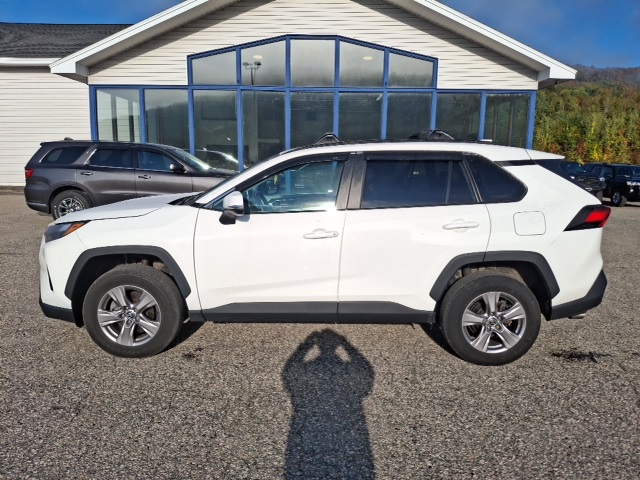 2023 Toyota RAV4 XLE photo 5