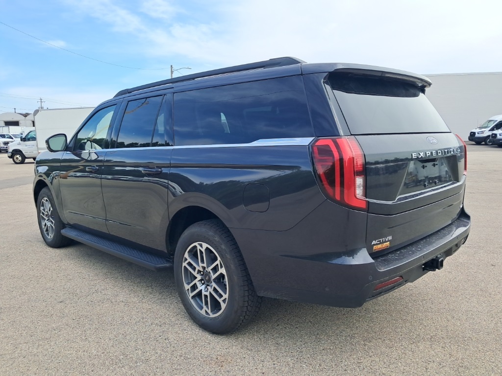 2025 Ford Expedition MAX photo 5