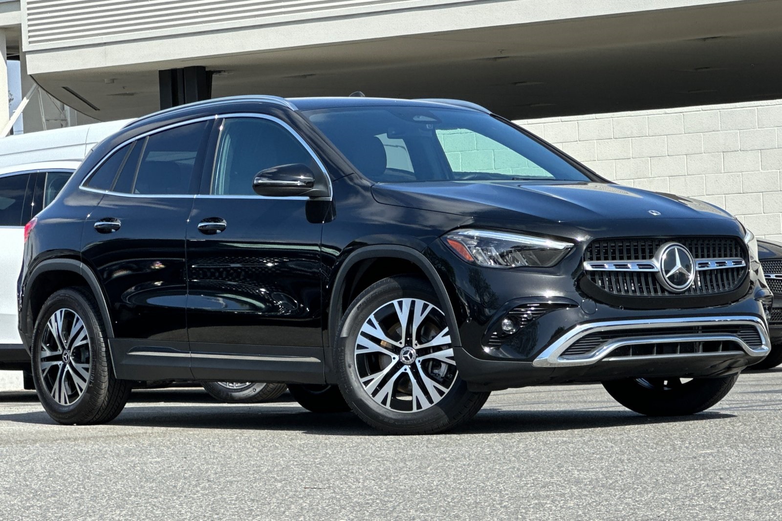 2025 Mercedes Benz GLA 250 photo 2