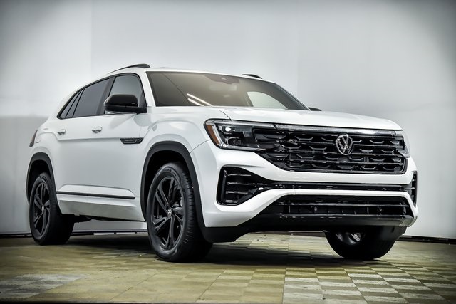 2026 Volkswagen Atlas Cross Sport SEL R-LINE's photo