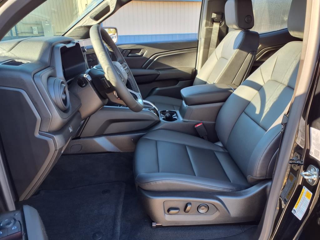 2026 Chevrolet Colorado Trail Boss photo 4