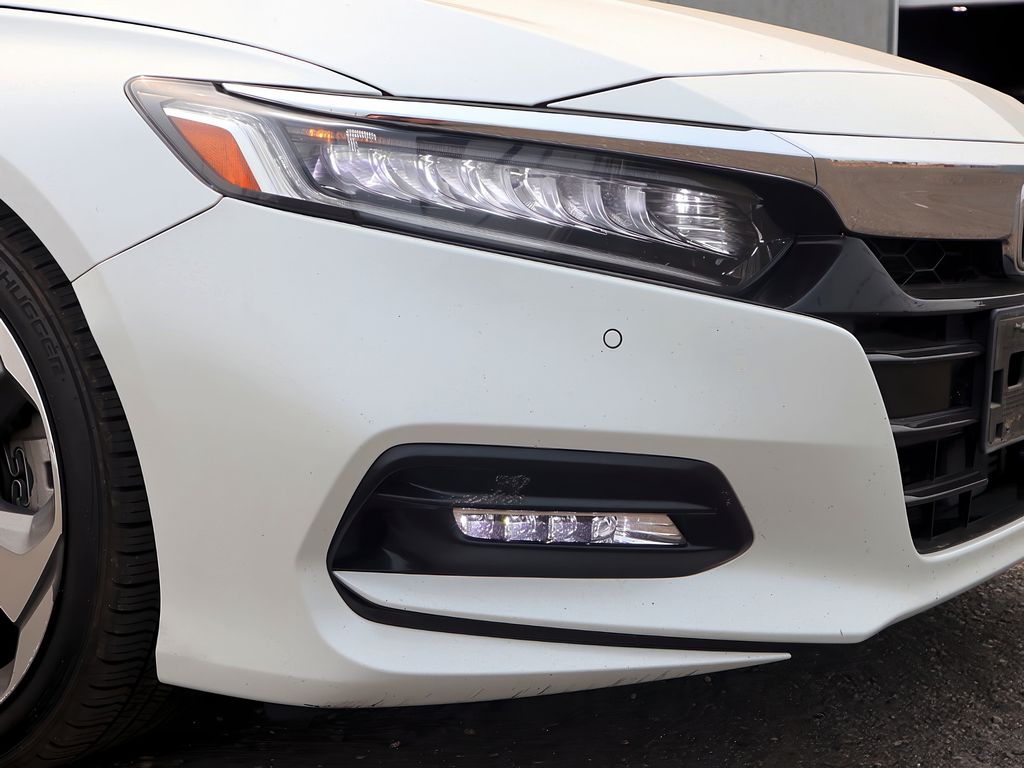 2020 Honda Accord Touring photo 32
