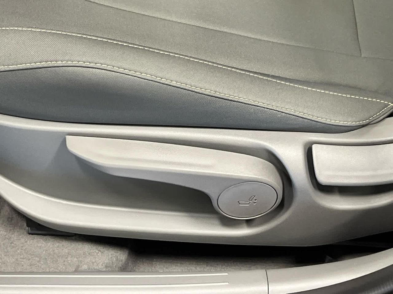 2025 Hyundai Elantra Hybrid Blue photo 37