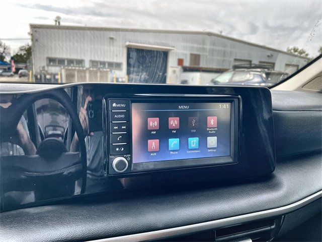 2025 Nissan Kicks S photo 4