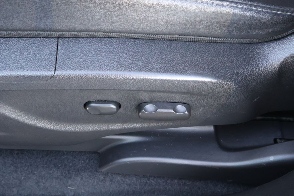 2020 Buick Encore Preferred photo 13