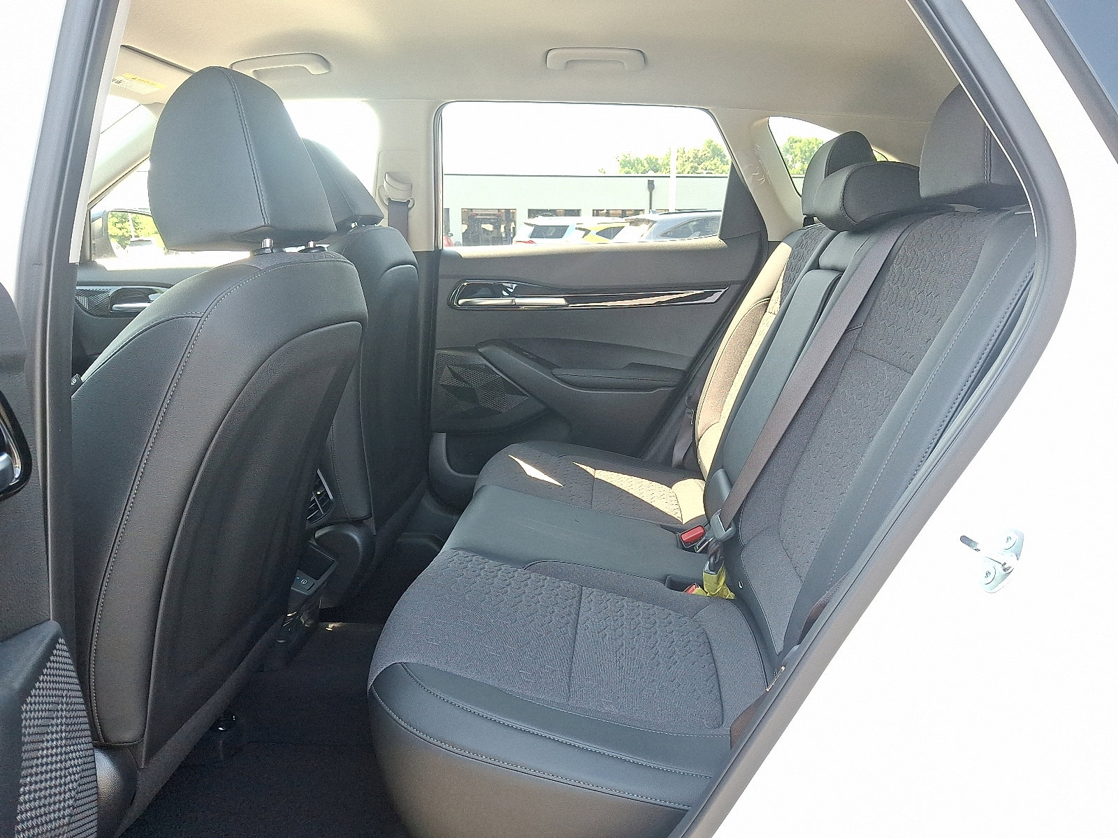 2025 Kia Seltos S photo 5