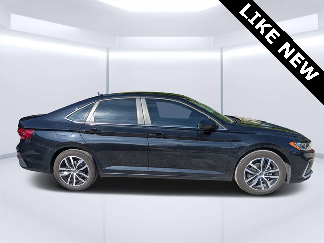 2025 Volkswagen Jetta 1.5T SE photo 2
