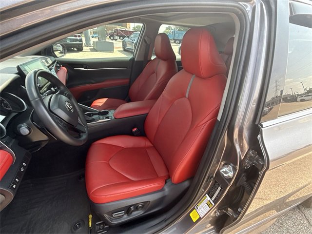 2024 Toyota Camry Hybrid XSE photo 11