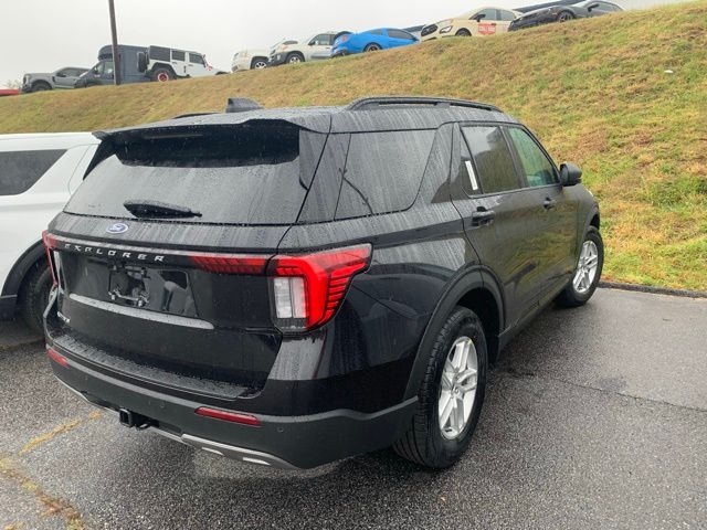 2026 Ford Explorer photo 4