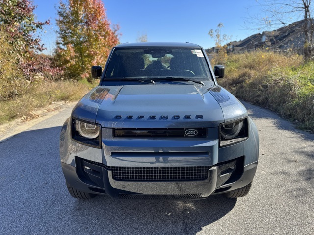 2026 Land Rover Defender 110 S photo 3