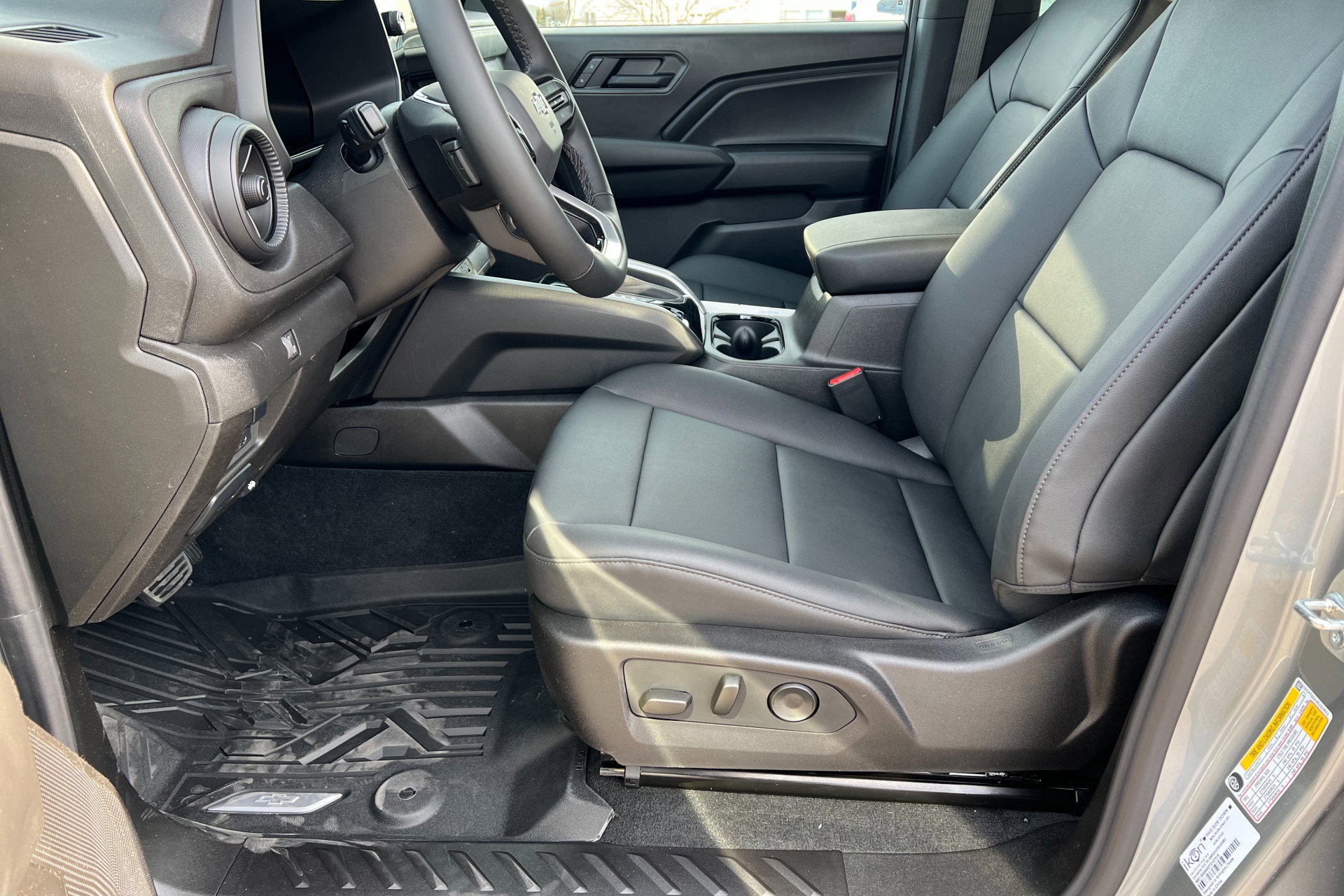 2025 Chevrolet Colorado Trail Boss photo 17