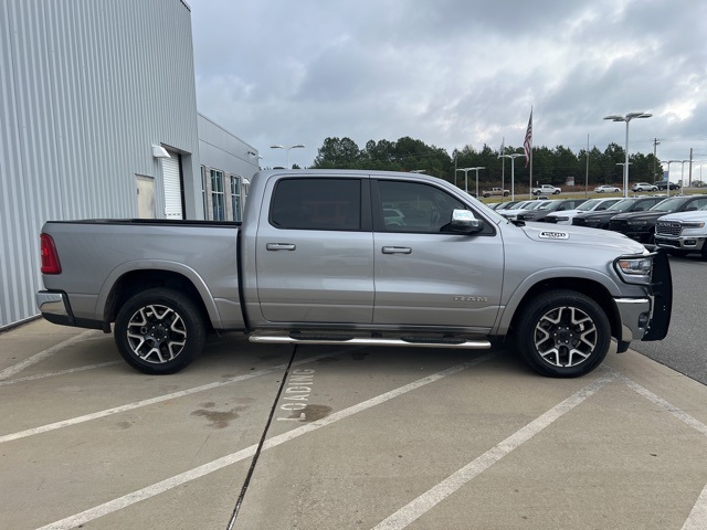 2025 Ram 1500 Laramie photo 3