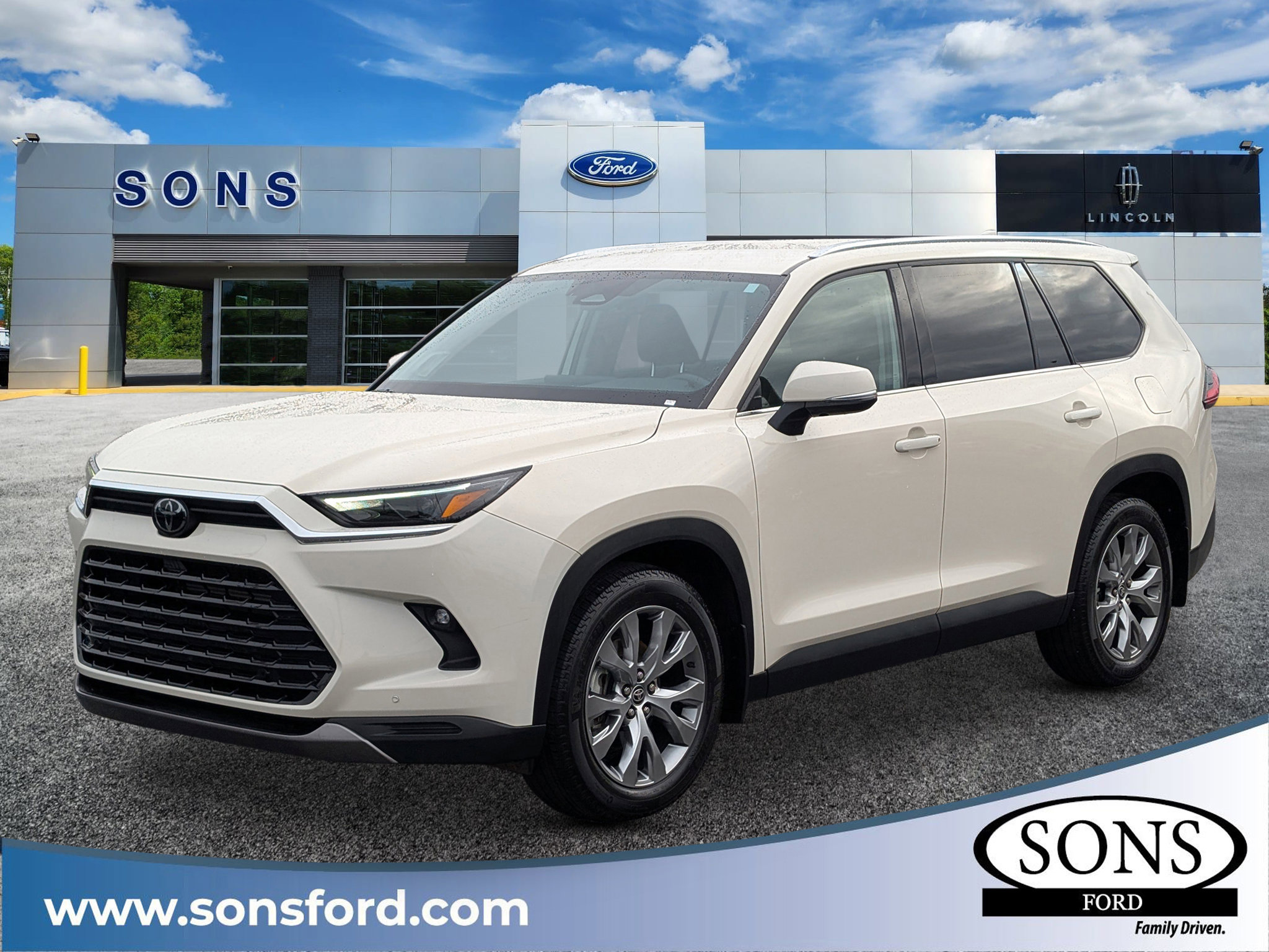 2024 Toyota Grand Highlander Limited's photo