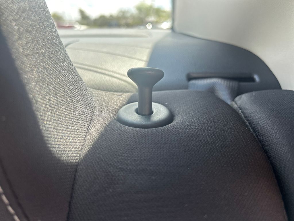 2025 Nissan Sentra SV photo 16