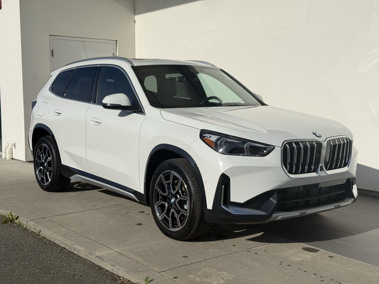 2026 BMW X1 28i's photo