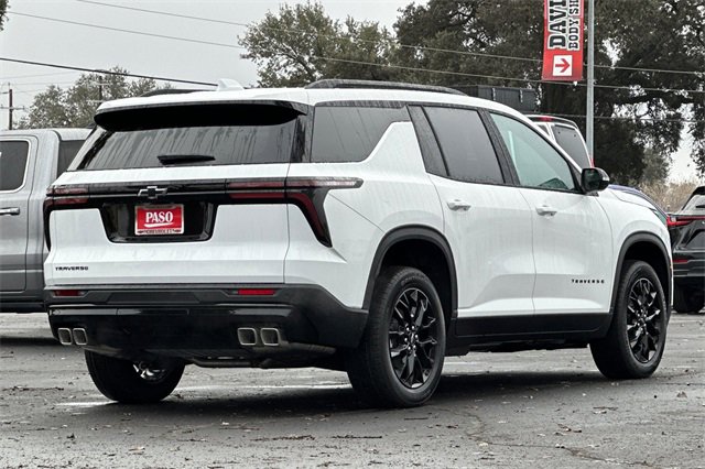 2026 Chevrolet Traverse photo 4