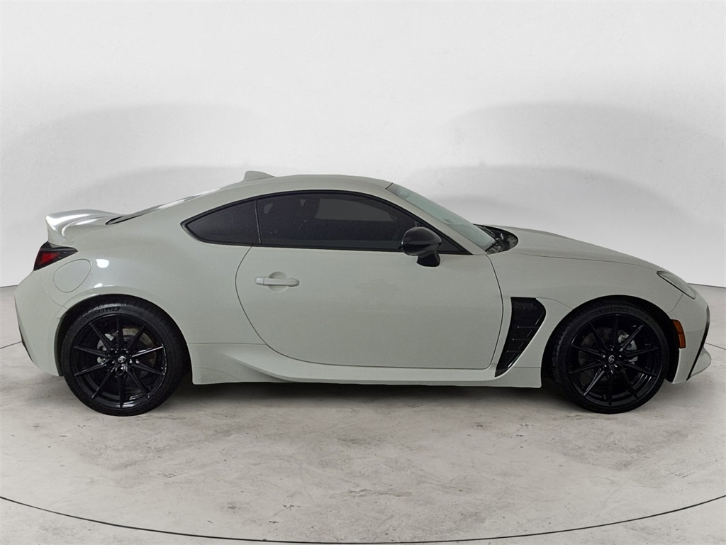 2024 Toyota GR86 Premium photo 6