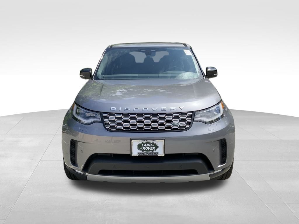 2025 Land Rover Discovery S photo 2