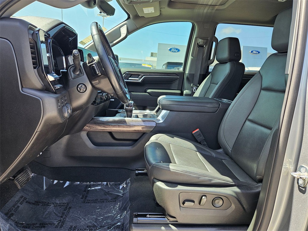 2023 Chevrolet Silverado 1500 LTZ photo 4
