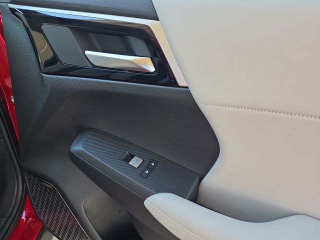 2025 Mitsubishi Outlander SE photo 14