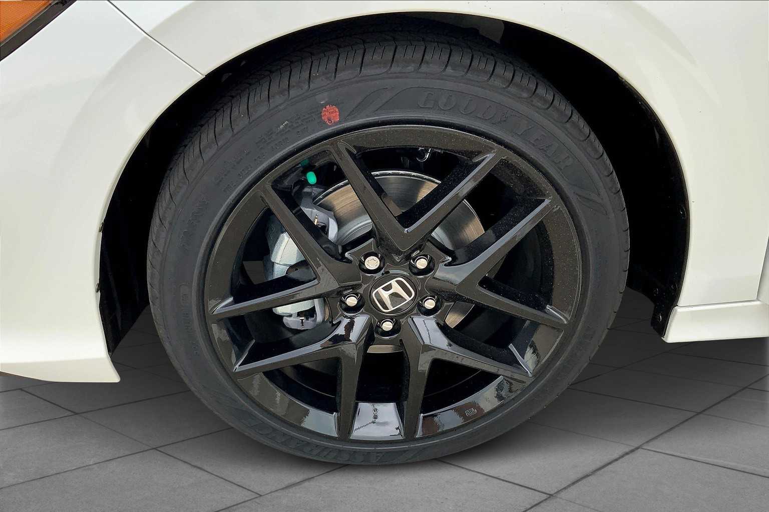 2026 Honda Civic Hybrid Sport photo 4