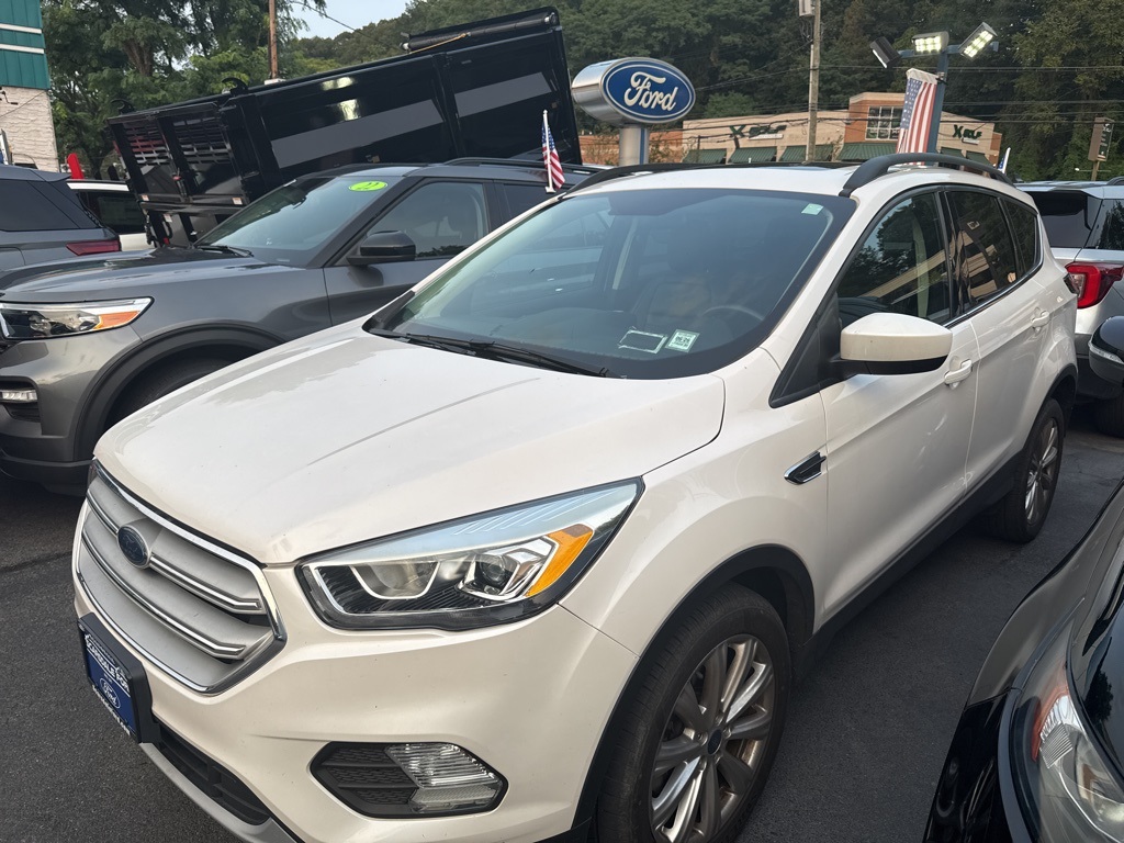 2019 Ford Escape SEL photo 2