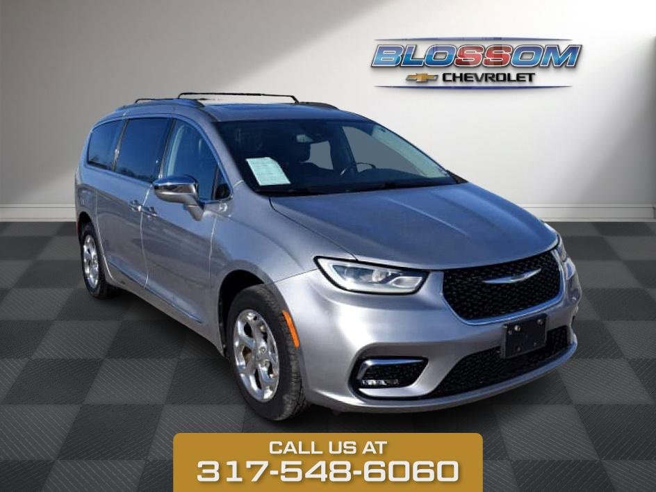 2021 Chrysler Pacifica Limited's photo