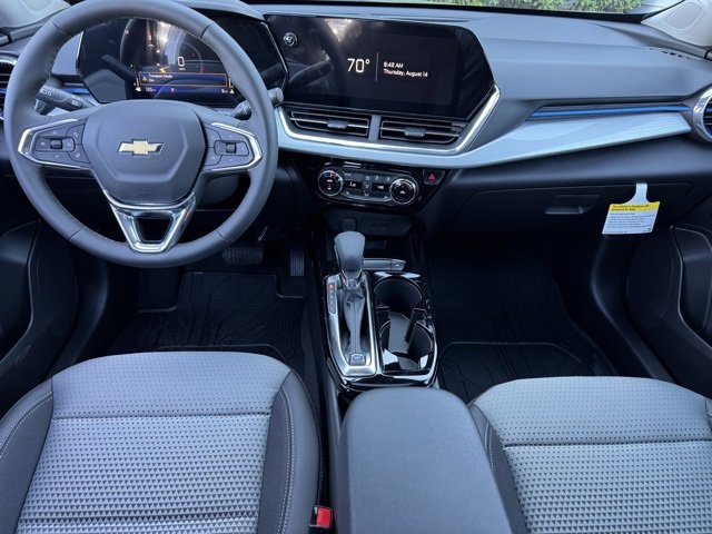 2025 Chevrolet Trax LT photo 17