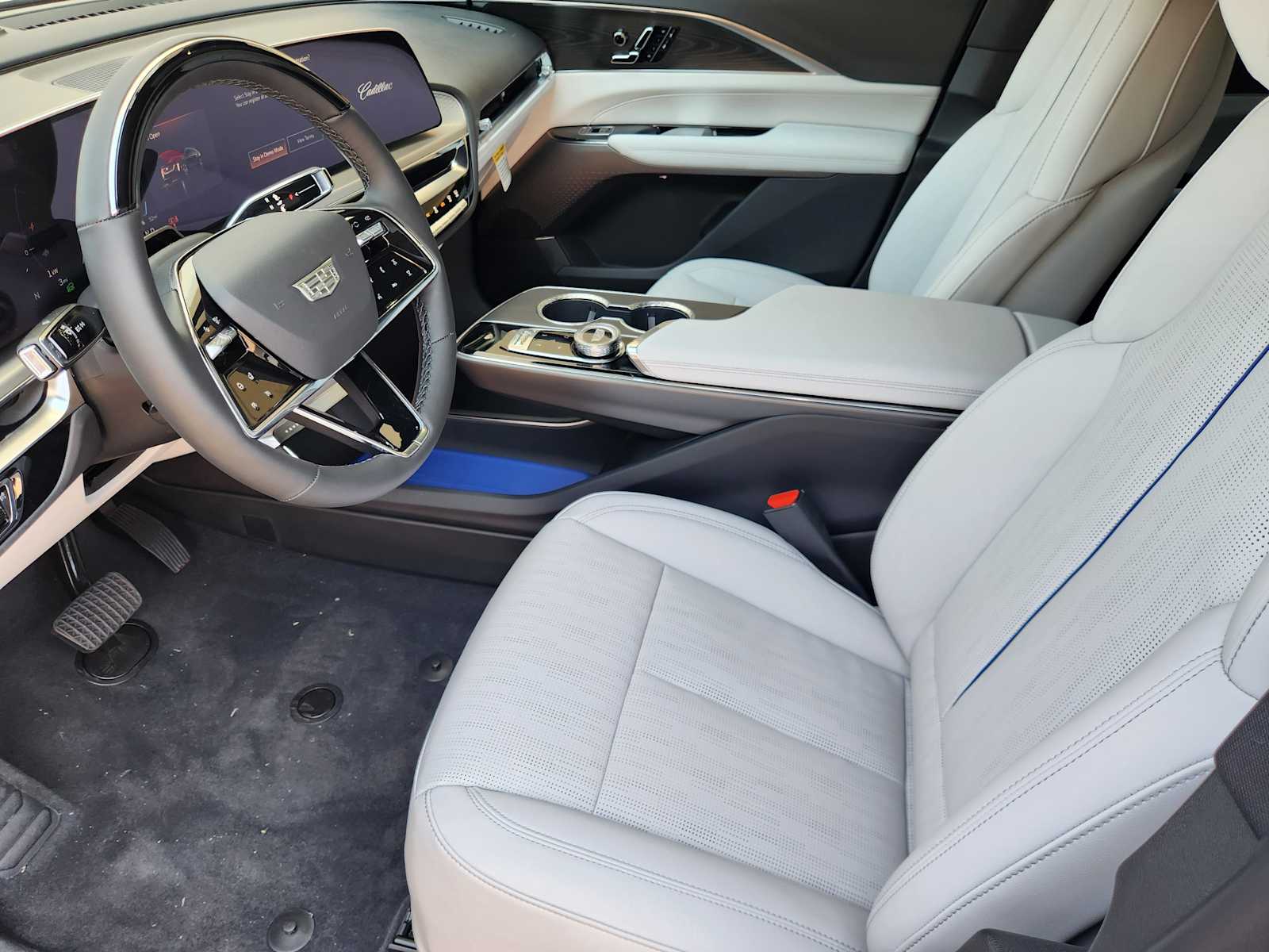 2026 Cadillac Lyriq Sport photo 7