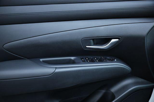 2026 Hyundai Tucson SEL photo 2
